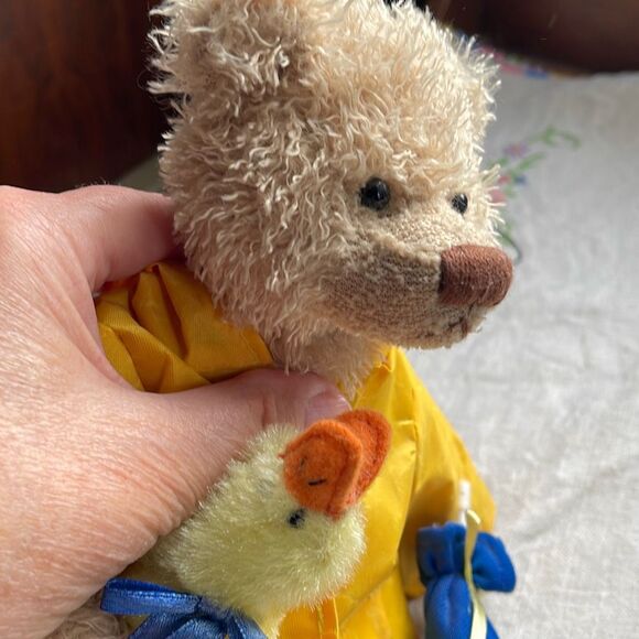Vintage Terry’s Village Omaha Nebraska plush Teddy in rain Duck umbrella - Picture 10 of 11